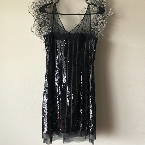 BCBG MAXAZRIA Black sequin dress - Picture 2 of 6